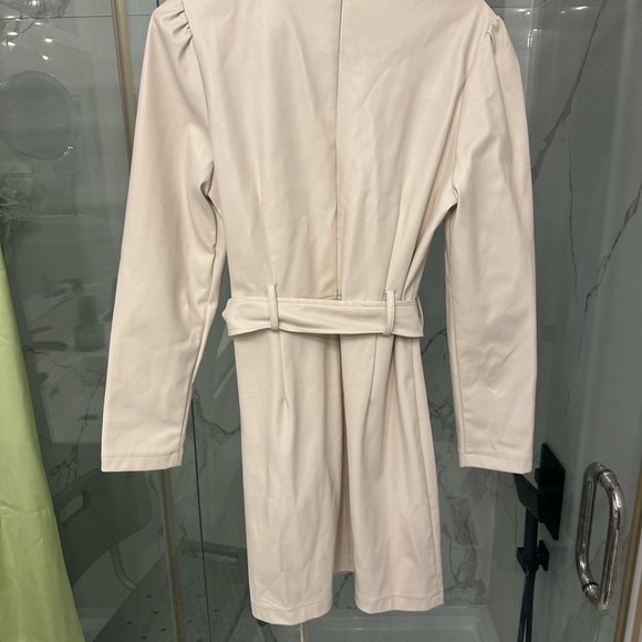 Vanilla leather dress - Picture 2 of 2